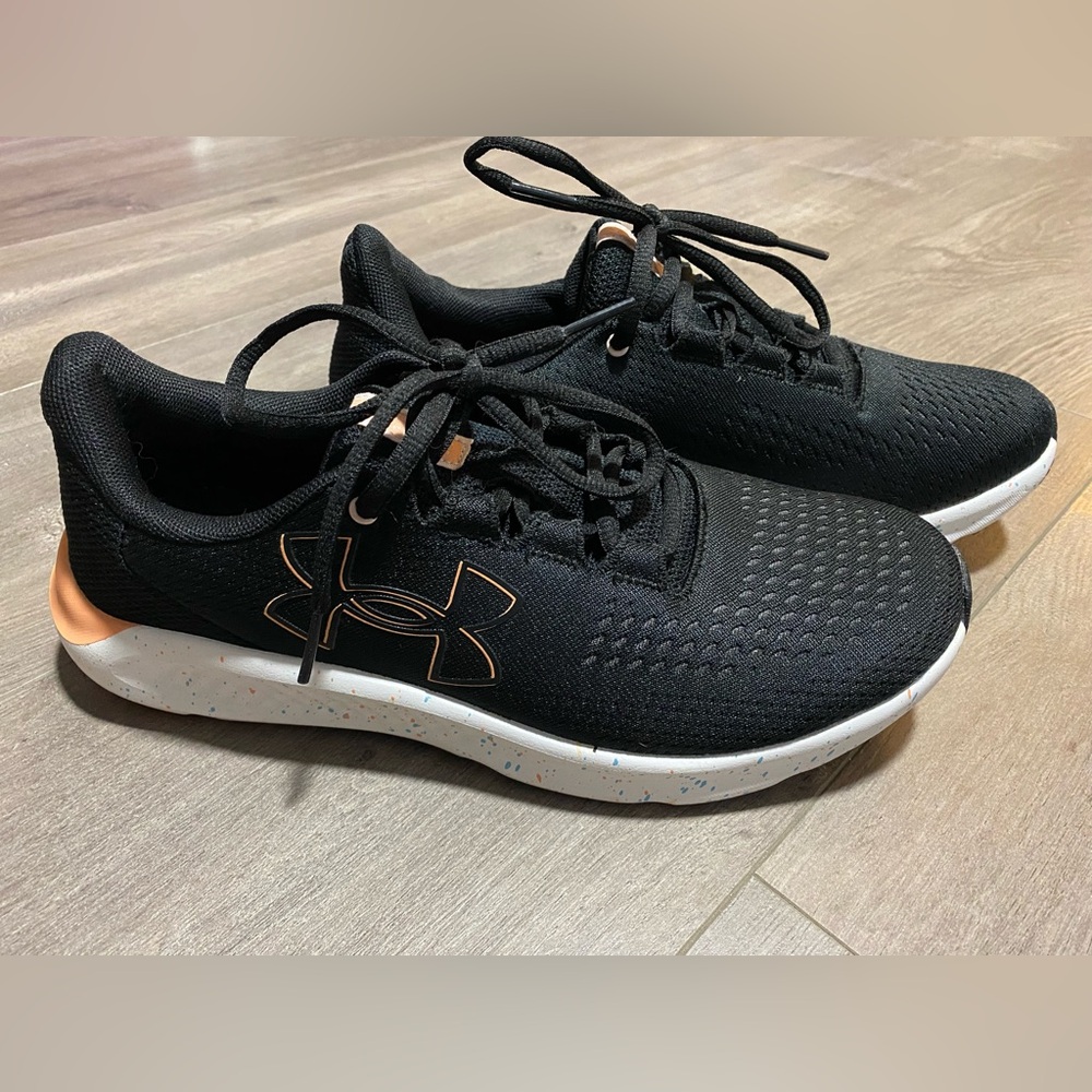 Under Armour Women's Pursuit Running Shoe -Size 8 women’s. Lightly used.